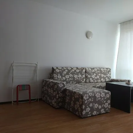 Апартамент Тита Apartment Burgas